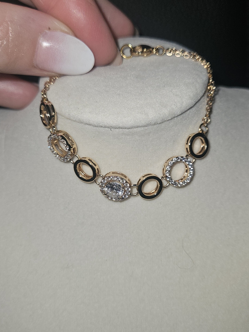 Gold Circle Halo Bracelet with Center Crystal